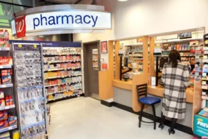 Walgreens Gyógyszertár Belsejében Üzemeltetési Betekintések és Ügyfélkedvezmények